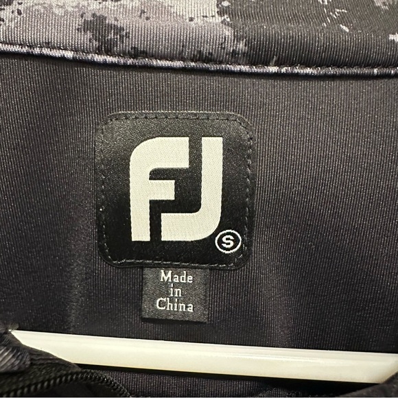 FootJoy Performance Golf QuarterZip Pullover Black Camo Sleeves‎ Size Small - Picture 4 of 6